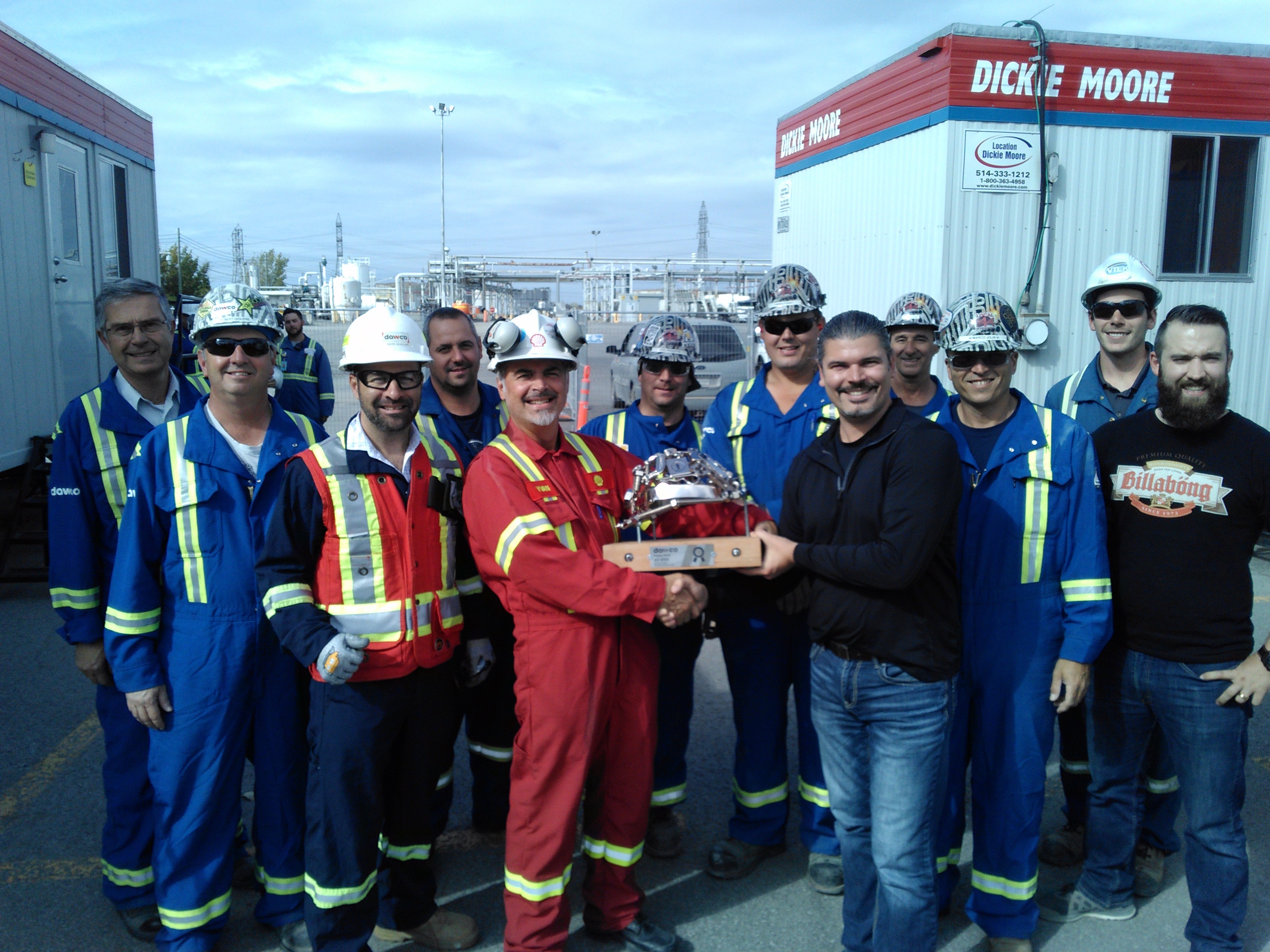 The DAWCO team at Shell receives the Health and Safety trophy